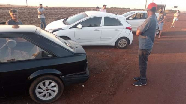 Engavetamento envolvendo quatro veículos é registrado em Toledo