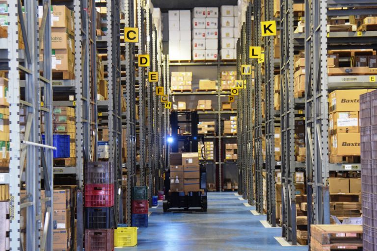 Paraná articula soluções contra redução do estoque de medicamentos para intubação