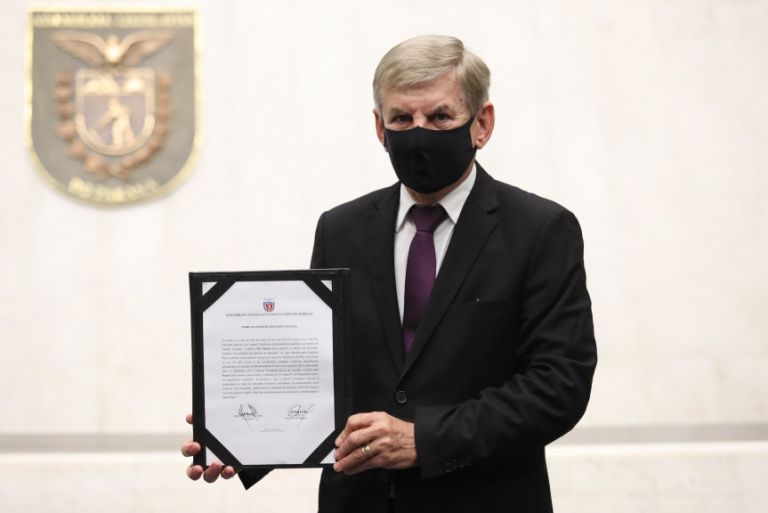 Elio Rusch assume mandato de deputado estadual após licença de Maria Victoria