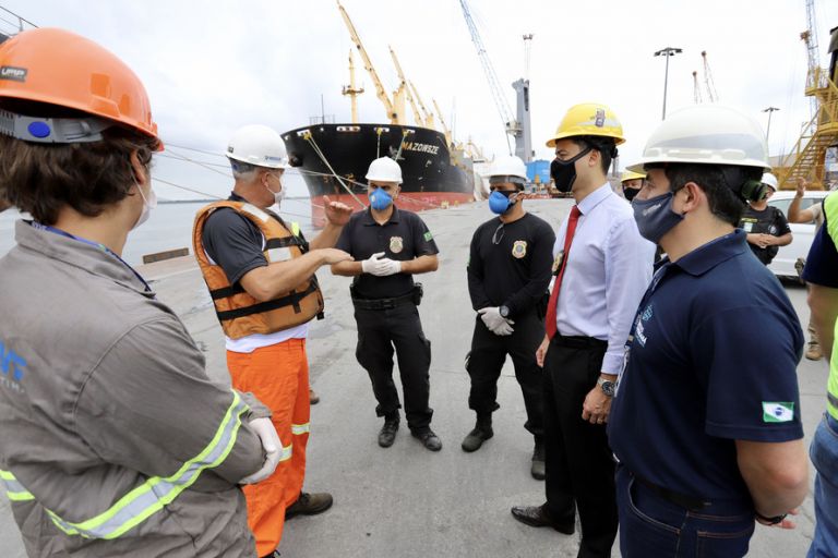 Porto coopera com operação internacional contra poluição marítima