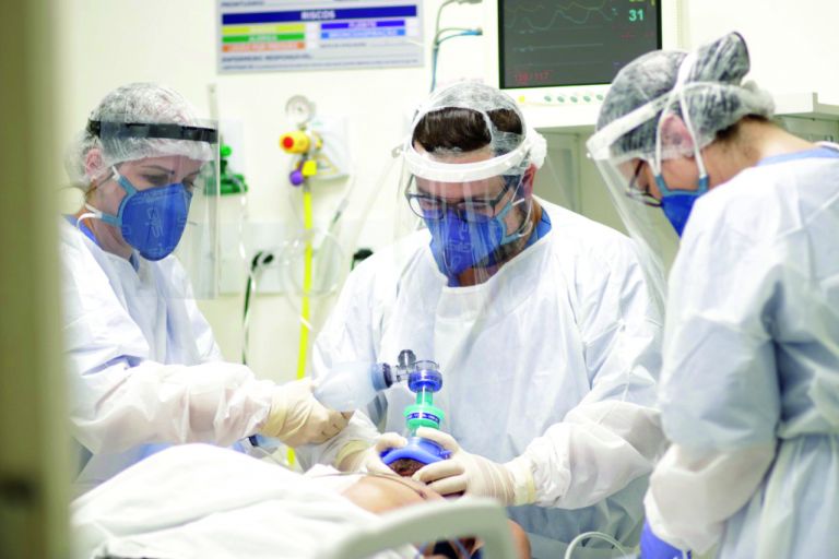 Maio registra aumento de 166% nos óbitos por Covid-19 frente à média da pandemia no Paraná