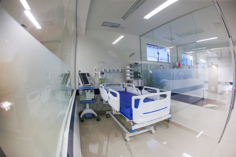 Saúde autoriza mais de 2,7 mil leitos de UTI para 22 estados