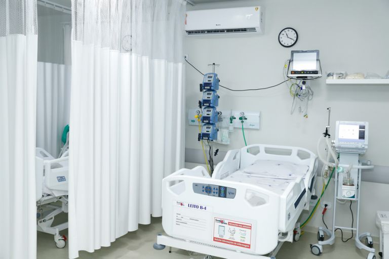 Em um ano de pandemia, Estado abriu 3.616 leitos para Covid-19