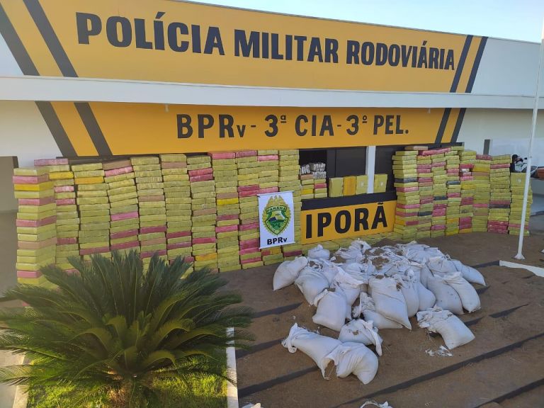 Maior apreensão de maconha do ano é localizada em meio a carga de sementes em Iporã
