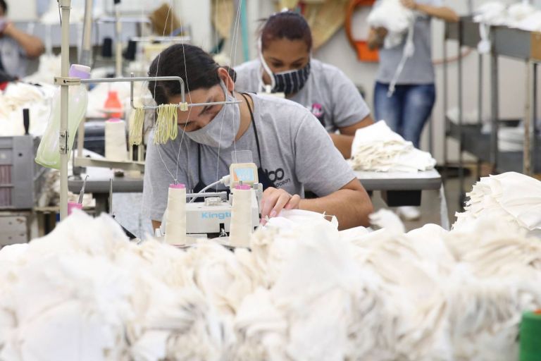 Com 41,6 mil empregos formais em fevereiro, Paraná lidera no Sul e é o 3º do país