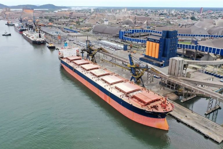 Produtividade na importação de adubo cresce 20% nos portos do Paraná