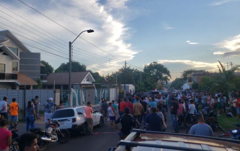 Brasileira proíbe funcionários de falar guarani e é alvo de protesto no Paraguai