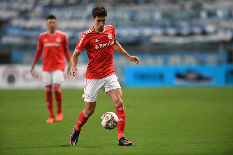 Inter abraça desabafo de Dourado após derrota no Gre-Nal: “Reação normal de quem é líder”