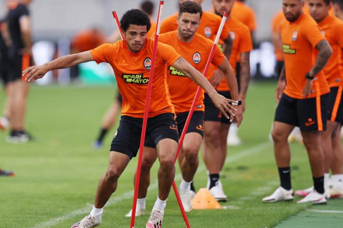 Inter garante inscrição de Taison na Libertadores, mas ainda tem prazo para regularizar o jogador