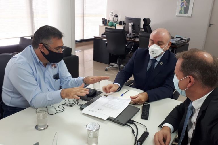 Em pedido ao Ministério da Saúde, Paraná defende antecipação da vacinação de trabalhadores da Educação