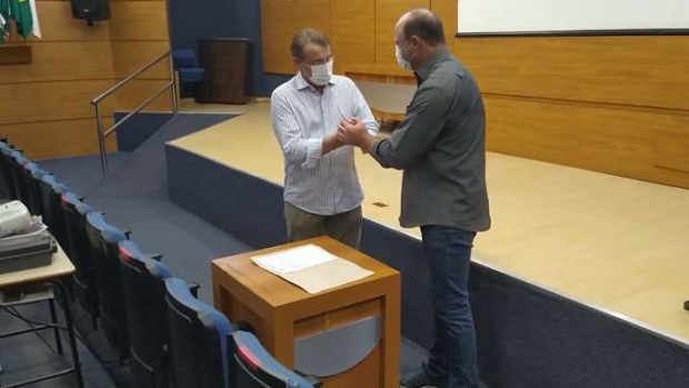 Prefeito de Toledo retorna aos trabalhos após três semanas afastado com Covid-19