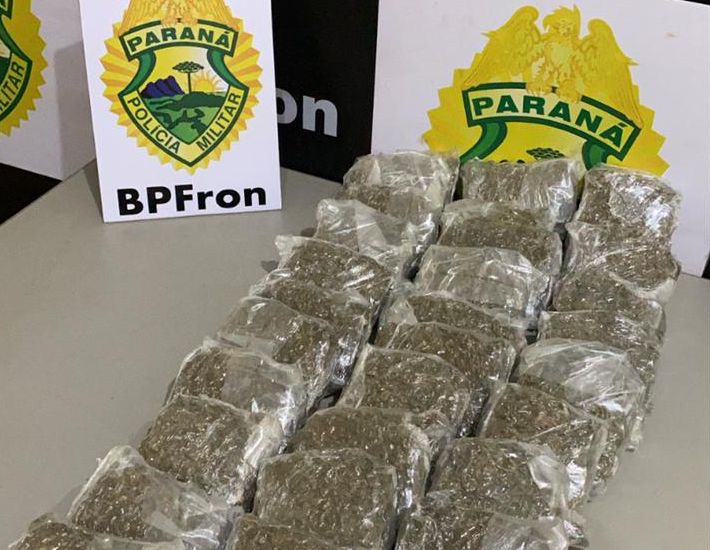 BPFron apreende drogas em ônibus durante Operação Hórus na cidade de Guaíra