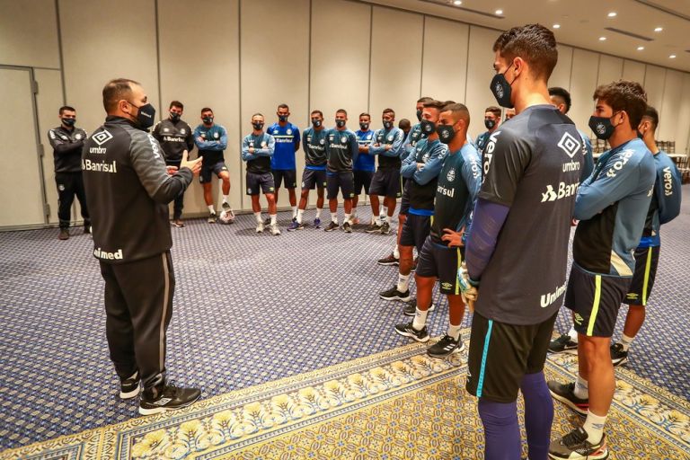 Após semana de tensão, Grêmio inicia disputa por vaga na Libertadores