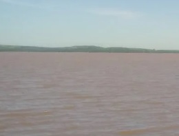 Barco de quase seis metros é furtado de ponto de pesca em Porto Mendes