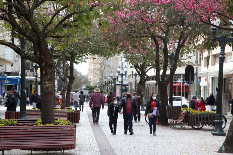 Taxa de informalidade no mercado de trabalho sobe para 40%, diz IBGE