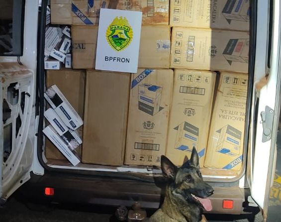 BPFron apreende veículo com cigarros contrabandeados em Pato Bragado