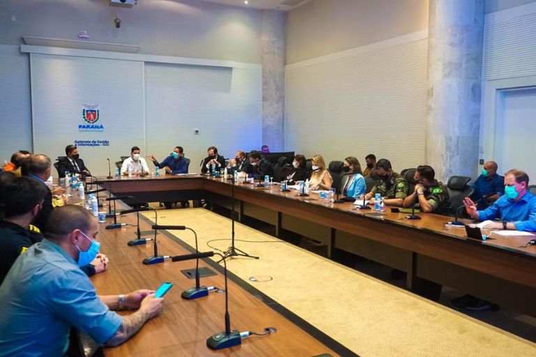 Contra a Covid, Governo inicia vacinação das forças de segurança e salvamento no domingo