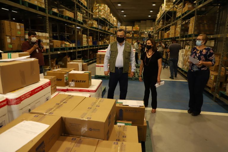 Paraná intensifica vacinação de idosos com mais de 60; veja a distribuição por Regional de Saúde