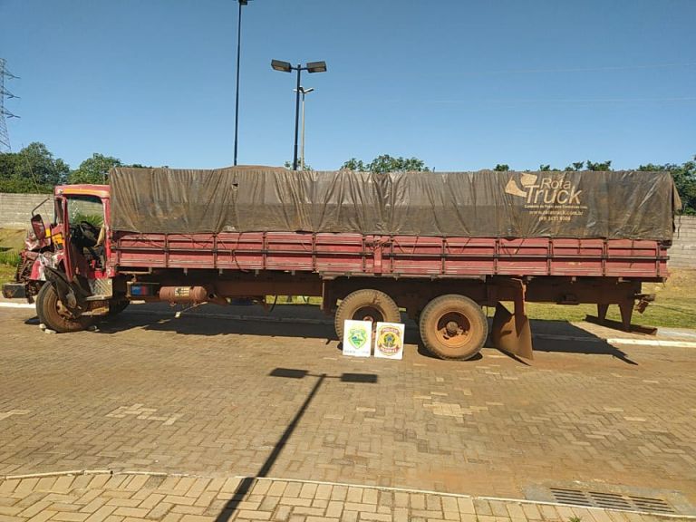 PF, BPFron e Bope apreendem caminhão carregado com cigarros contrabandeados em Guaíra