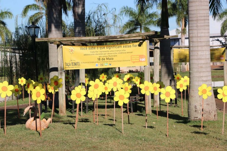 18 de maio: flores homenageiam vítimas de abuso sexual em Santa Helena