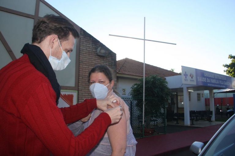 Vacinação para profissionais da educação é retomada em Marechal Rondon