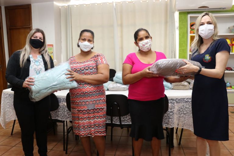 Assistência Social inicia entrega de 250 cobertores em Pato Bragado   