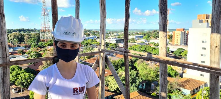 Estudante do Rui Barbosa tem oportunidade de passar um dia como arquiteta