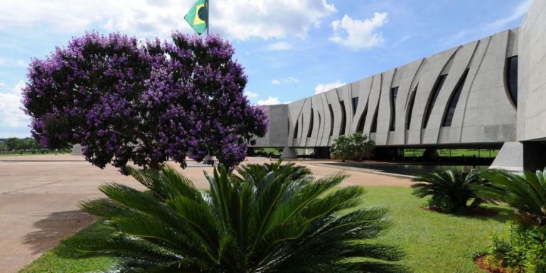 STJ mantém condenação de ex-vereador da região por assessor “fantasma”