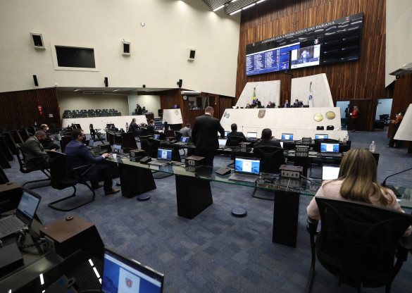 Deputados aprovam manutenção dos benefícios do Cartão Futuro Emergencial