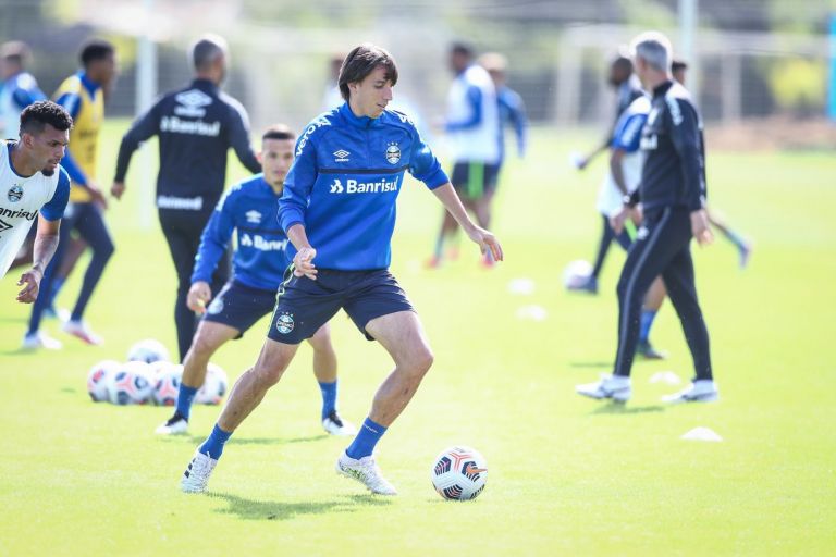 Tiago Nunes monta estratégia e prepara o Grêmio para enfrentar o Lanús