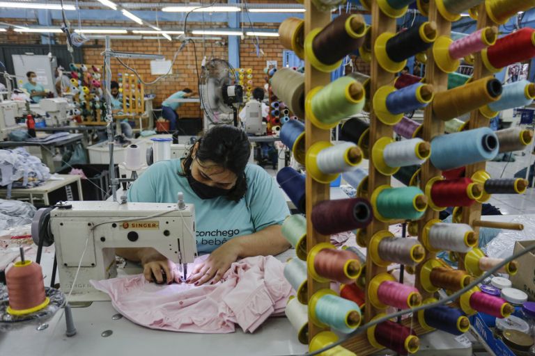 Somente 13% das indústrias renegociaram planos de saúde na pandemia