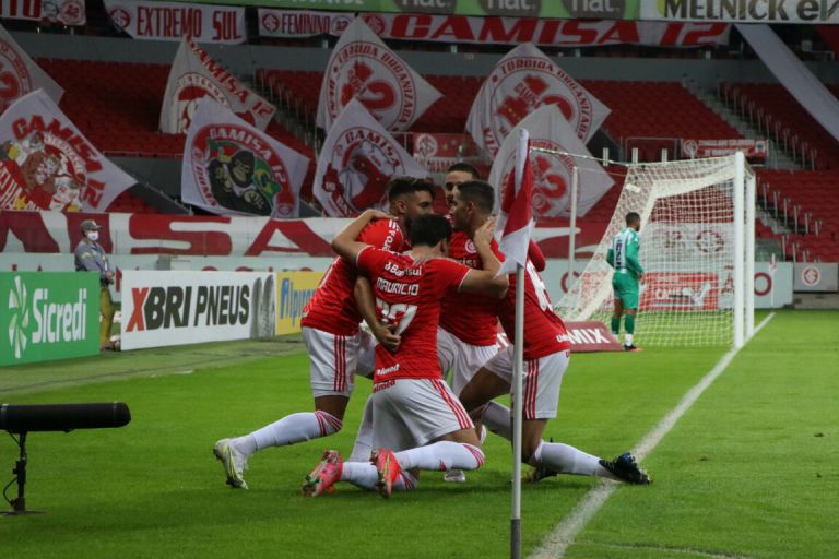 Internacional goleia Juventude e garante vaga na final do Gauchão
