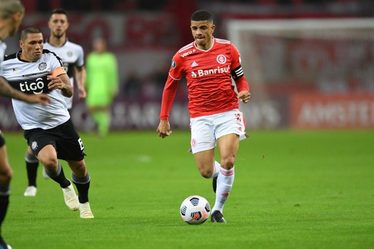 Internacional goleia Olimpia por 6 a 1 na Libertadores