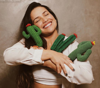 Juliette passa a ser seguida por Kardashian e fãs vão à loucura