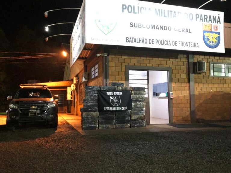 BPFron apreende cerca de uma tonelada de maconha no interior de Entre Rios do Oeste