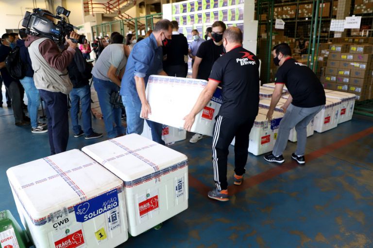 Lote de vacinas para grávidas e pessoas com comorbidades será distribuído nesta terça-feira