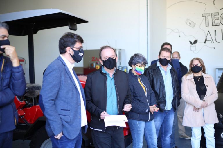 Carro elétrico e automatizado da Unioeste deve se tornar utilidade pública de Cascavel