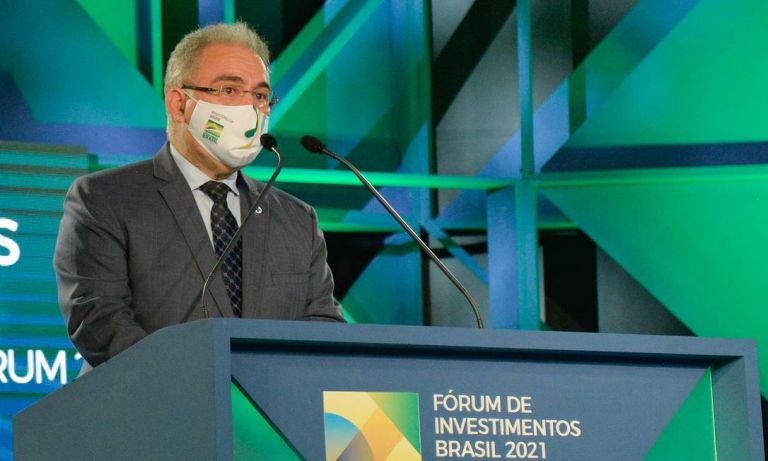 Ministros dizem que população será vacinada até o final do ano