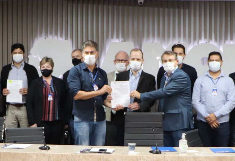 Parceria entre Amop, Sebrae e IDR fortalece políticas públicas