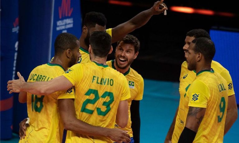 Brasil derrota EUA e segue 100% na Liga das Nações de vôlei masculino