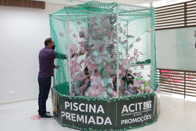 Primeiro sorteio da campanha “Amor que vale mais” distribuiu R$ 56 mil em vales-compras