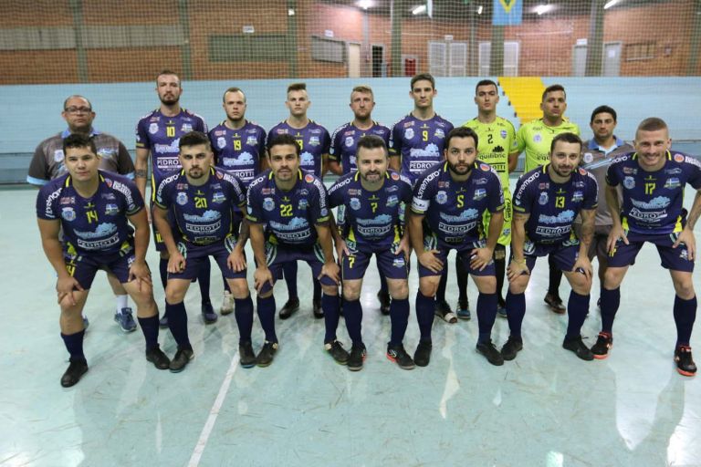 Santa Helena Futsal perde, mas segue firme na Série Bronze