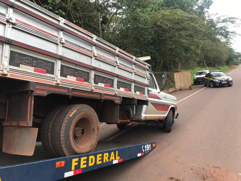 PRF recupera veículos furtados em Entre Rios e Toledo antes que adentrassem o Paraguai