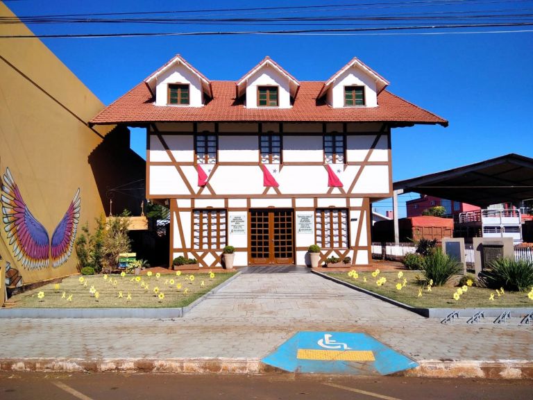 Biblioteca Pública de Nova Santa Rosa disponibiliza material audiovisual