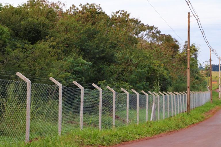 Coofamel demonstra preocupação com cerca na área de proteção de Itaipu