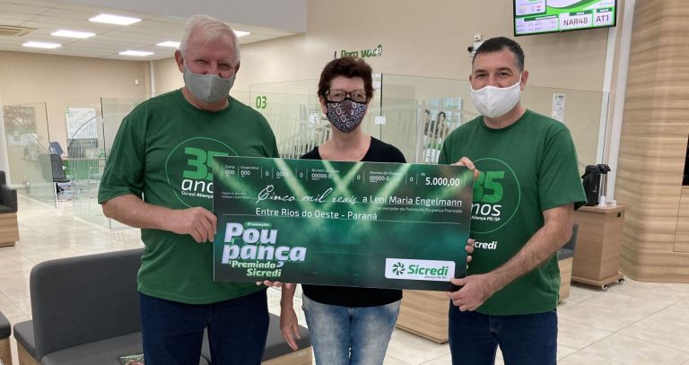 Associada de Entre Rios do Oeste ganha R$ 5 mil em campanha da Central Sicredi PR/SP/RJ