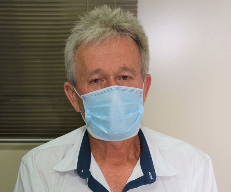 Secretário de Saúde é multado em R$ 15 mil por furar fila da vacina em Quatro Pontes, informa MP-PR