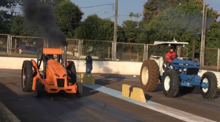 “Arrancadão de tratores”: com competições suspensas devido à pandemia, agricultores treinam esperando o dia de voltar às pistas