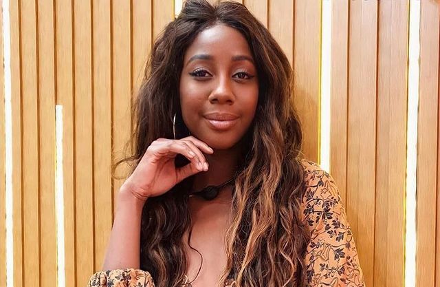 Camilla de Lucas fecha contrato de dois anos com a Globo