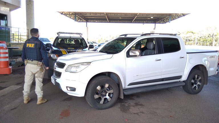 PRF recupera caminhonete roubada em cerca de 10 minutos